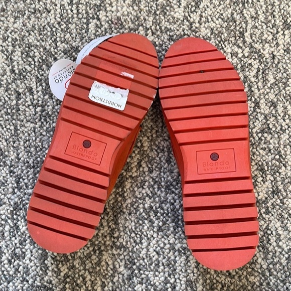 Women’s Blondo Frey Waterproof Loafer in Red Poppy, -Size 6 - Picture 4 of 6
